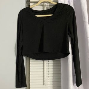 Black long sleeve crop